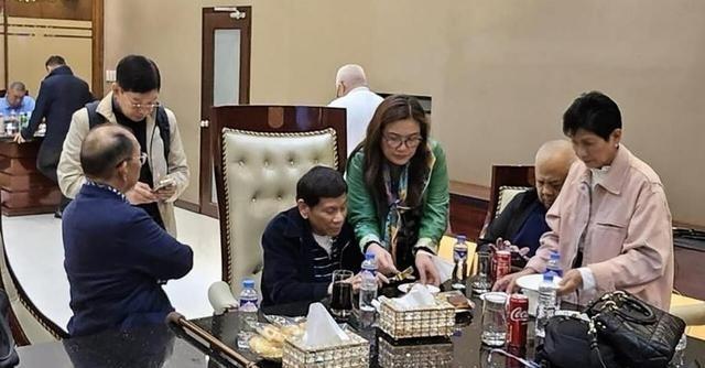 杜特尔特被捕后，美国给了3亿美元，中国抓了3名菲律宾人杜特尔特这人，从小在菲