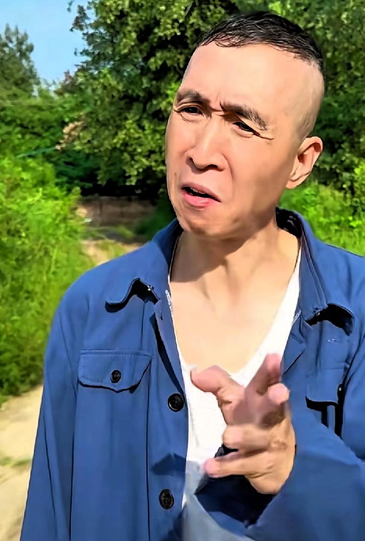 我是看相声的，我来说句大实话：条子哥这波下场，比郭德纲的现挂还狠。他架好手机