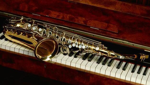 萨克斯指法练习简谱_萨克斯指法表大全简谱