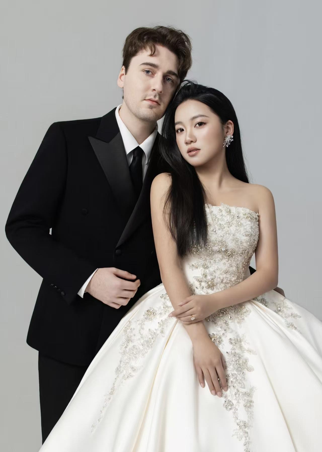 女生分享和法国老公相识的故事，如今结婚八年，相爱一如当初。女生在读研时，刚好男生