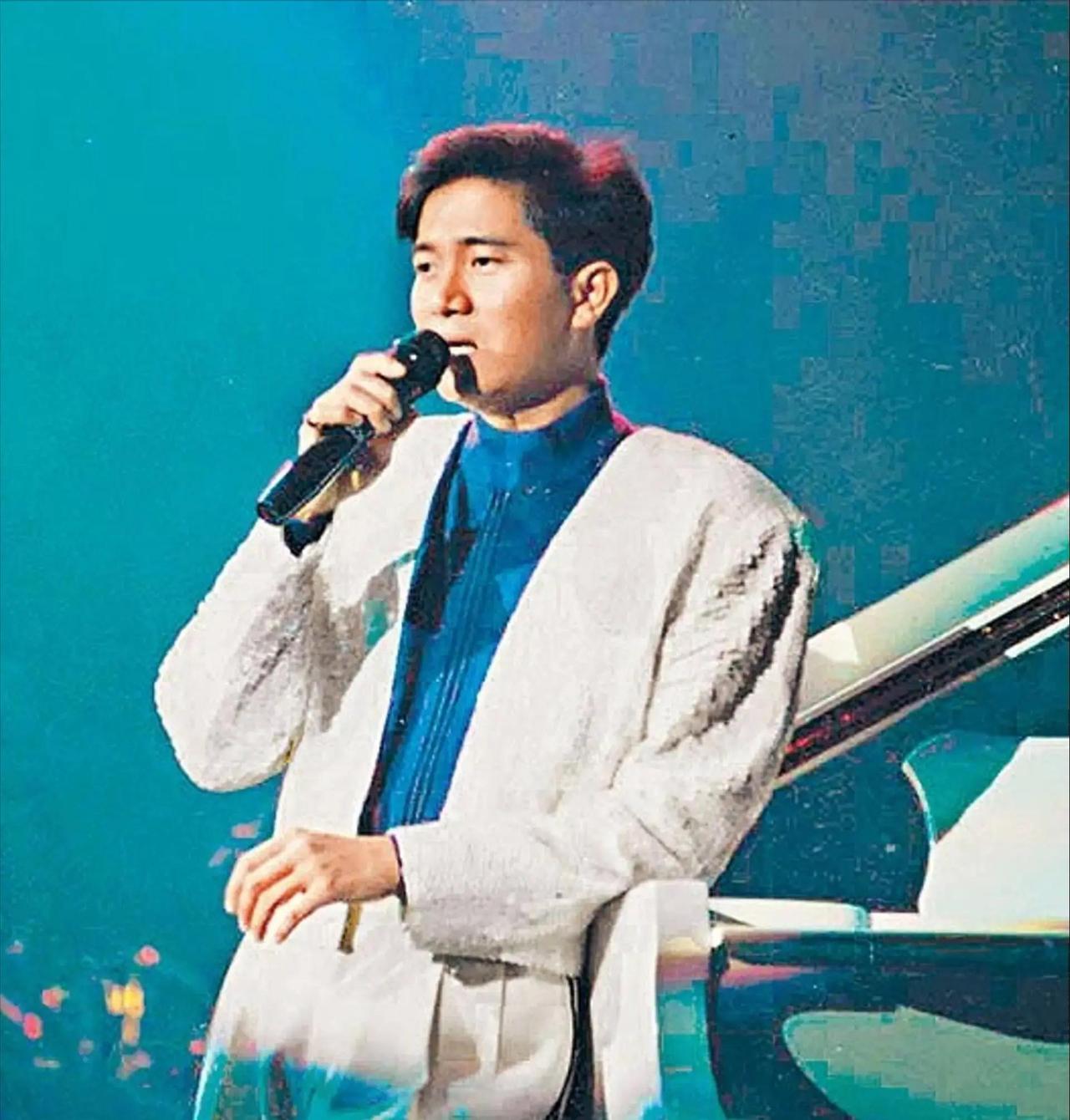 1993年10月25日香港，陈百强35岁猝然离世，最大反差竟是：万人迷从巅峰坠落