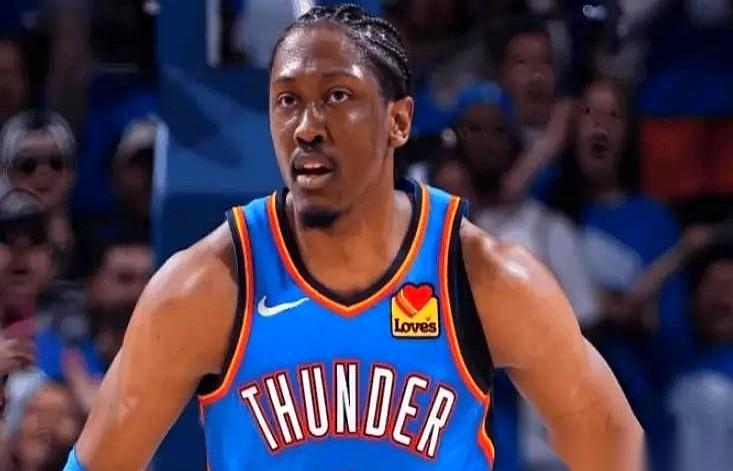 雷霆队有个二当家，叫杰伦-威廉姆斯。一个很邪门的人。球队没他的时候，两个赛季