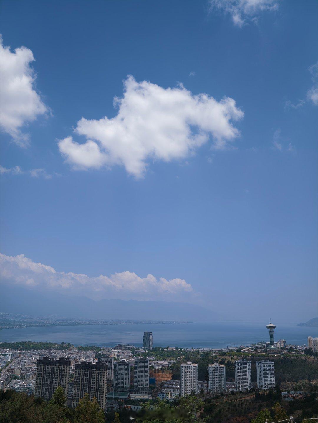 今日我是自由的鸟西西出街大理市