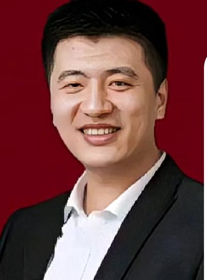 张雪峰生前婚姻状况：张雪峰本人及权威信息证实，目前只有一任妻子李丽婧。2