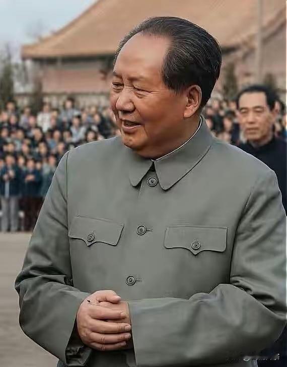 隔浦莲近拍·延安听课让座：一挪身影，见千秋大德一件小事，足以窥见伟人胸怀；