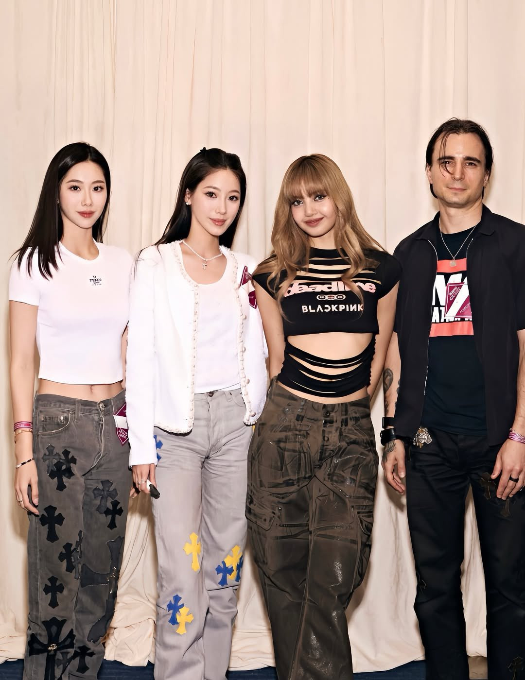 小五，秀秀和VIP们~嗯，老马户合照的话真得被吊打，哈哈哈~​​​