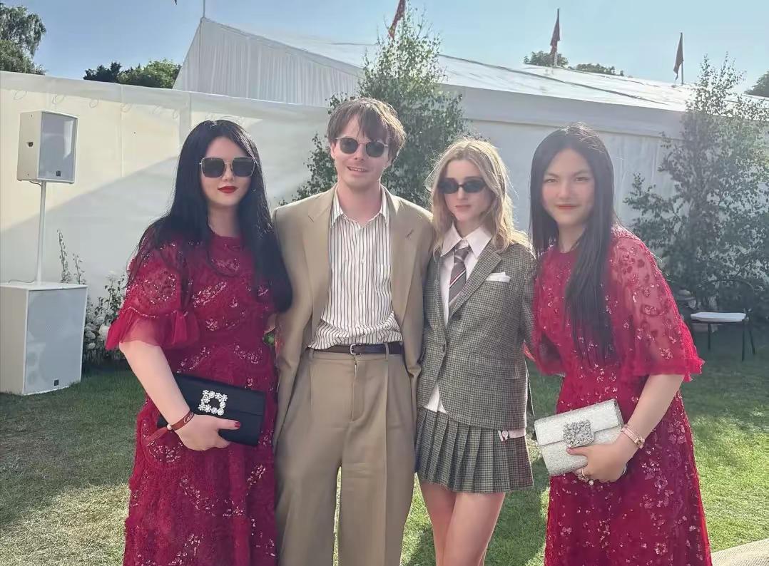 王诗龄真的没有“少女期”，真的想不明白李湘为什么要把女儿打扮得那么成熟[捂脸哭][