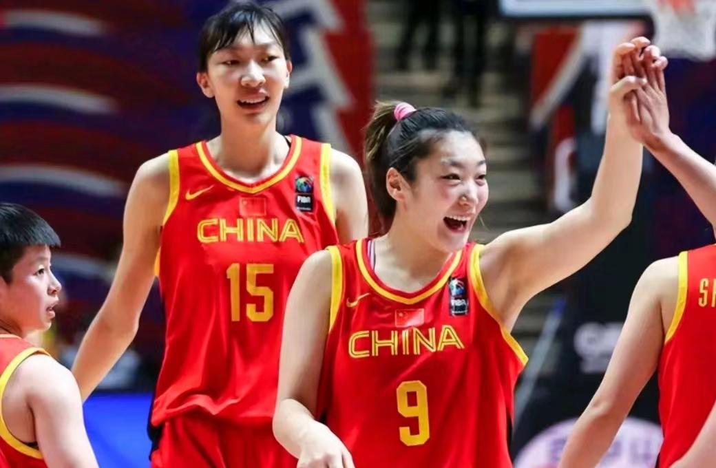 李梦错过今年亚洲杯机会，明年世界杯能回归国家队吗？ 首先，从年龄上来说，李梦