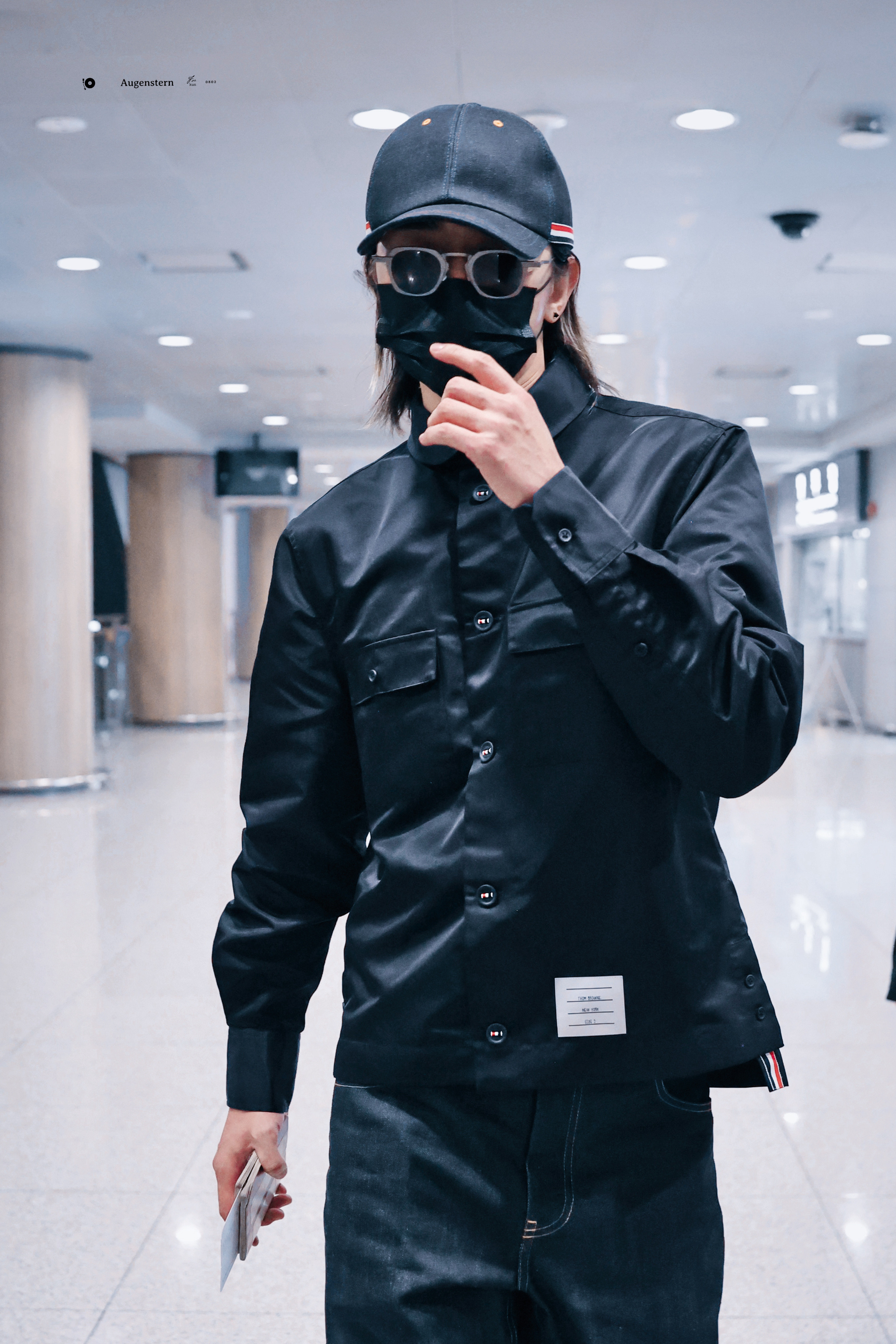 蔡徐坤｜ThomBrowne男装周米兰男装周2027春夏男装周拉开序
