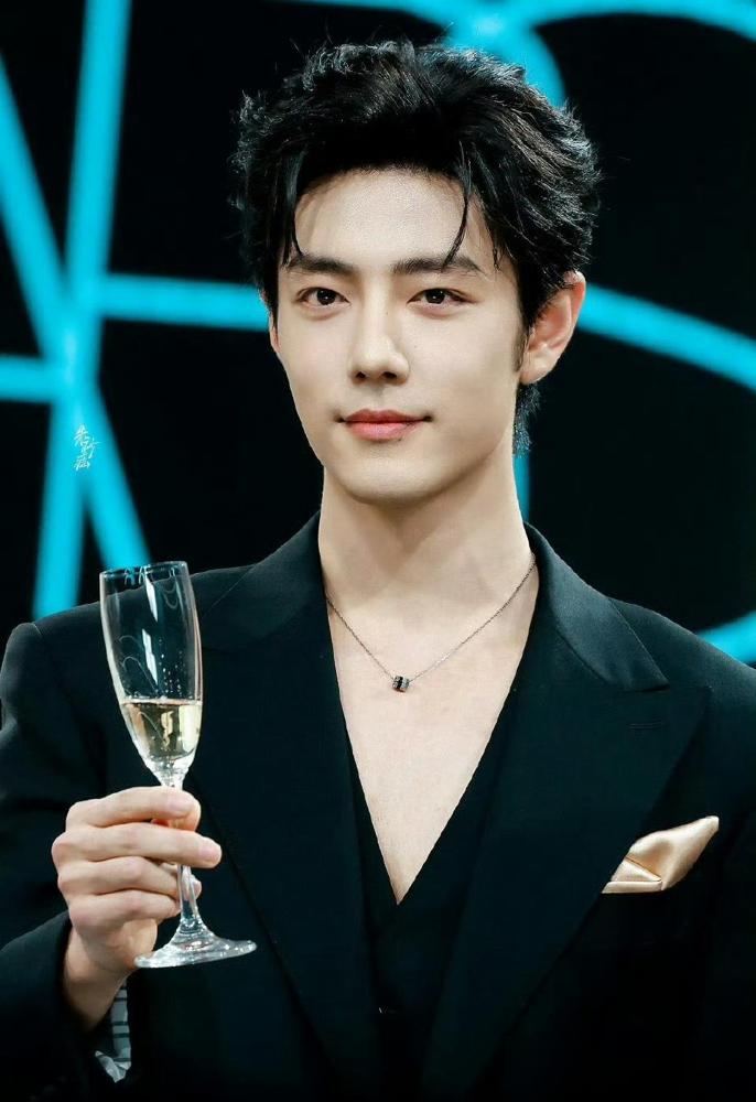 2亿投资的科幻剧，光一个棚子就烧掉大半？肖战这次玩的有点大。你以为还是搭绿幕