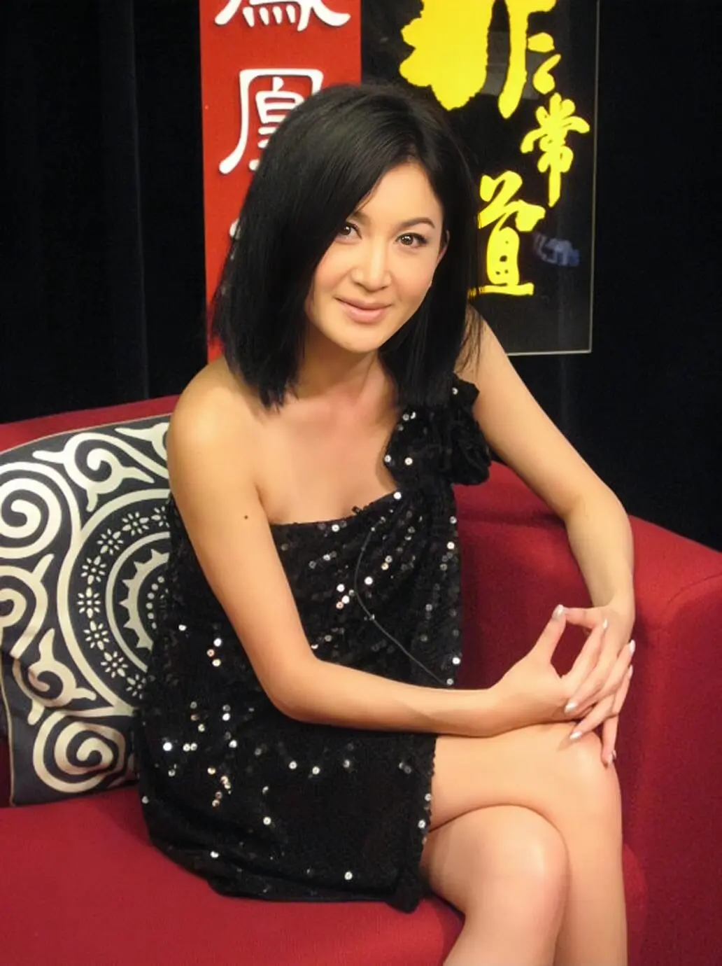 温碧霞并没有发型千年不变这个发型不美吗