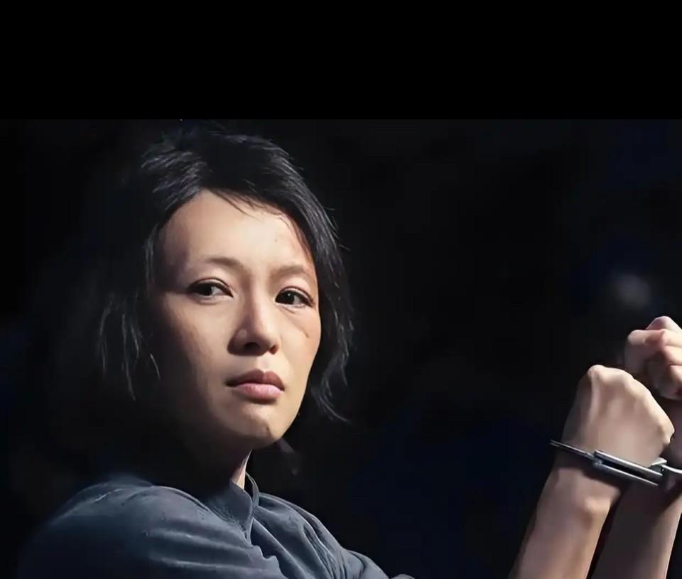 一个姓周的女人，常年被丈夫打。丈夫不仅打她，还出去耍钱。输了之后，回家就打老婆
