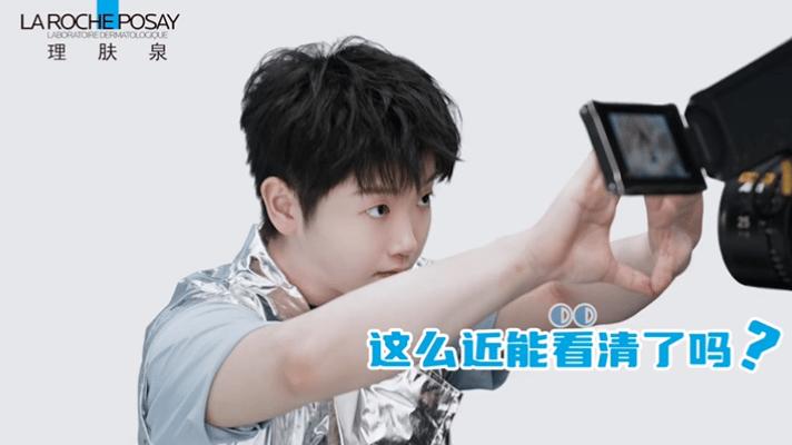 孙颖莎刚官宣成理肤泉全球代言人，转身就发了首支合作花絮。视频里她撕包装撕到皱眉