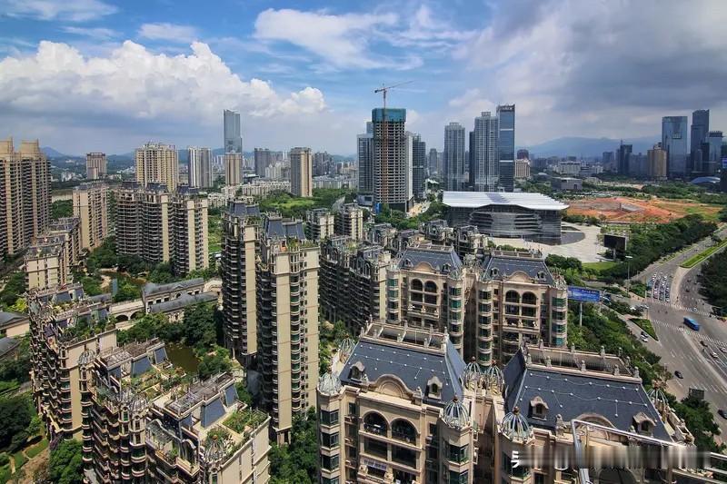 惠州楼市这个小阳春还是在降价走量。虽然说惠州楼市的那些房东想要借着小阳春这一波