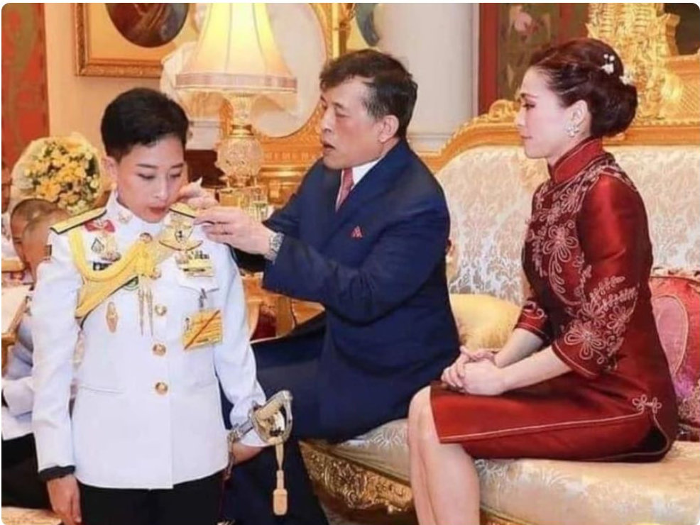 帕公主葬礼极尽哀荣，泰王御赐奢华金棺，破格使用7层白伞