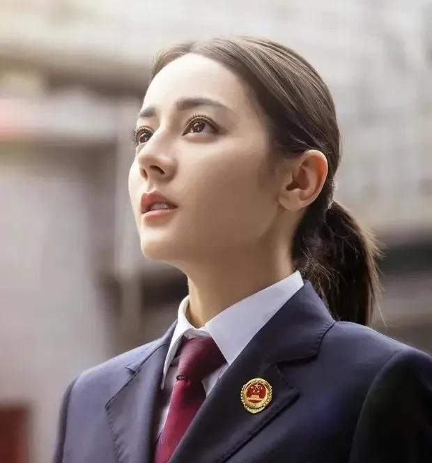《扫毒风暴》今晚大结局，《利剑玫瑰》明晚接档播出。从《以法之名》到《扫毒风暴》，