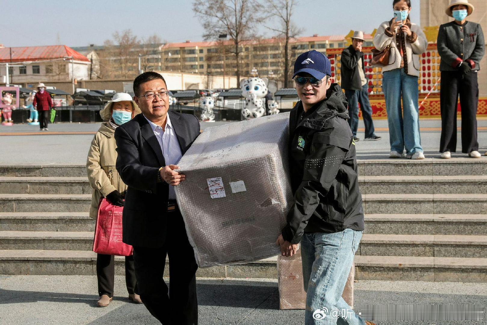 吴京谢楠驰援广西灾难面前最见初心，吴京谢楠始终践行公益初心。此次广西洪涝灾情，二