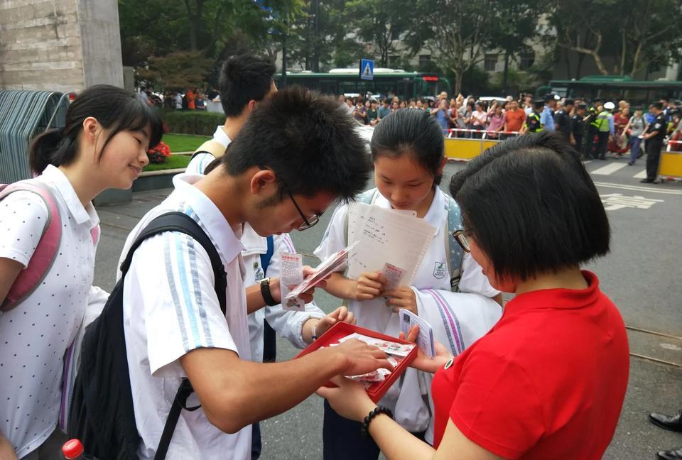 高考分数线一出来，很多人都在感叹，今年高考志愿填报有两个不寻常的变化！第一，不