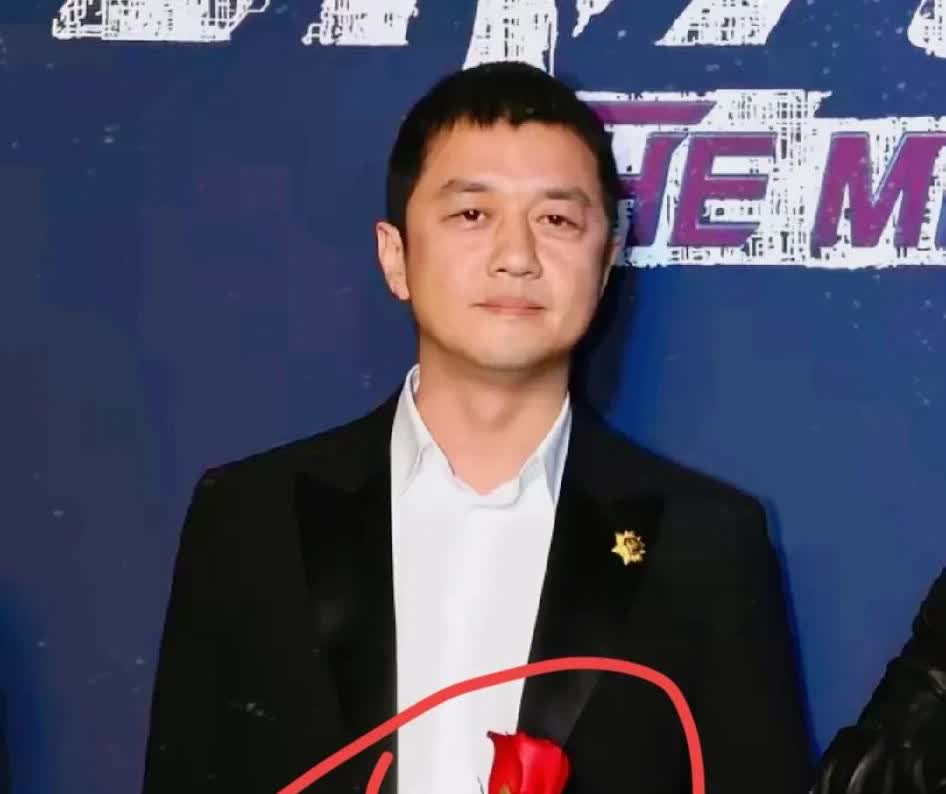 我刚去查了查，嘿！没想到李亚鹏丽江的那个项目居然没搞砸，两年就卖出了70
