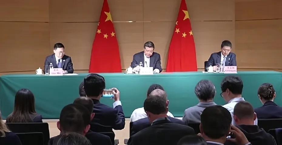 这一战，世界对中国刮目相看，以后美国说话都不灵了。美国本想用关税压压我们的威风，