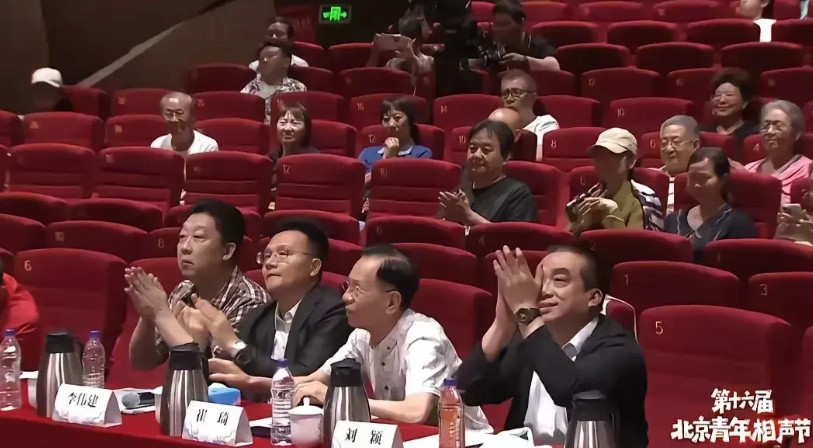 近日，第十六届北京青年相声节，通过全程直播的方式展示给了大家，收到了诸多好评。