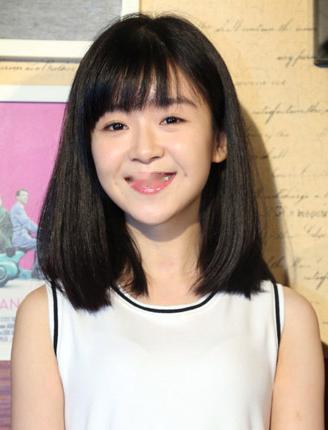 啥情况？宋伊人突然出国，等两年的大女主剧还能播不？宋伊人悄悄出国了新