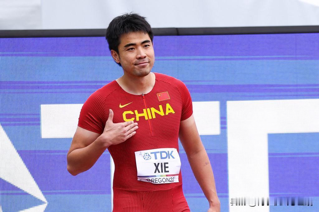 谢文骏退役无关大局北京时间12月月30日，中国110米栏名将谢文骏正式宣布退役