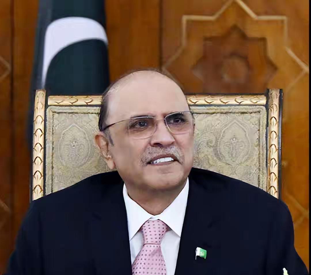 吓懵了！海峡一封，国家直接半停摆，这代价谁扛得住！霍尔木兹海峡一封，全球油