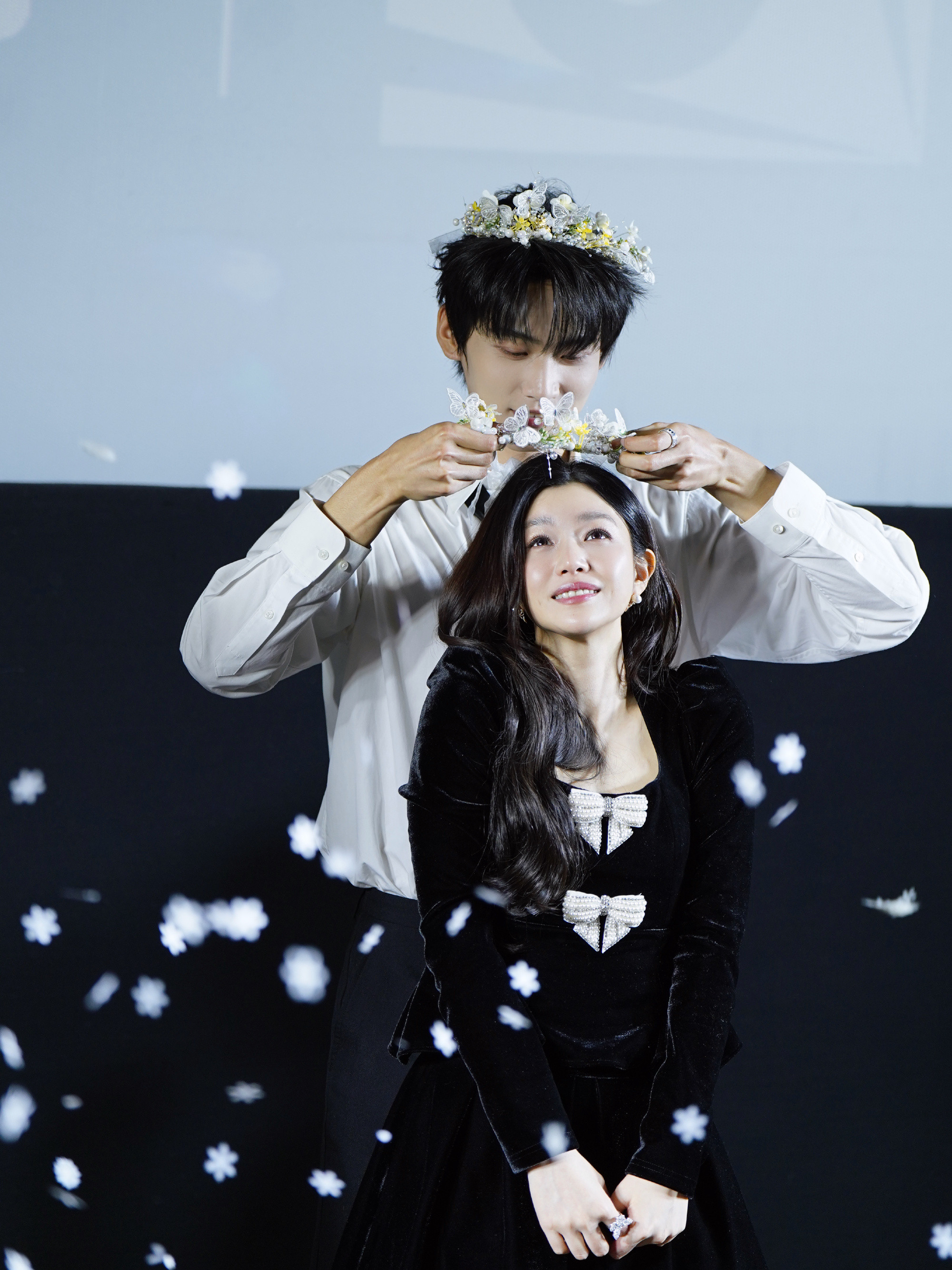 周柯宇陈妍希这个出场好心动姐姐和弟弟的组合太甜啦，狙击蝴蝶粉丝吃的真好！