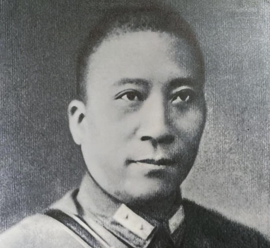 张学良到晚年时候终于说出一个秘密，杨虎城全家被老蒋杀害，原因就是西安事变里真正主