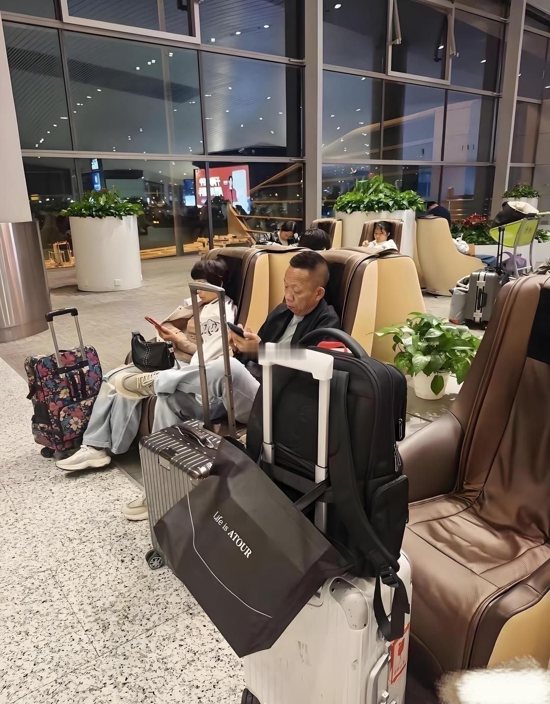 这才是真正⁠的顶级⁠﻿有钱人，实﻿打实‏的。