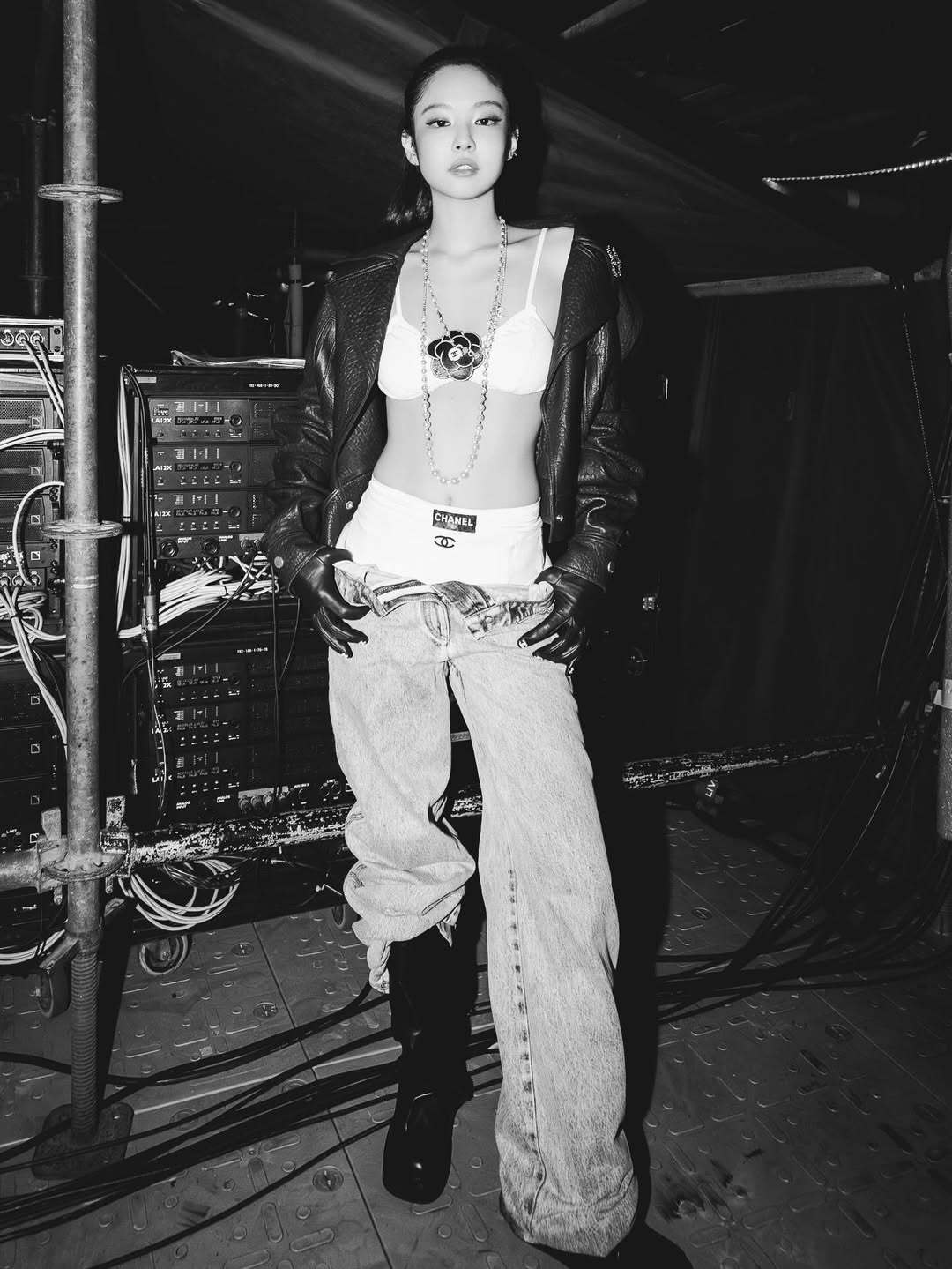 251023Jennie更新IG🖤“Chanel'93”卧槽要把人辣没了