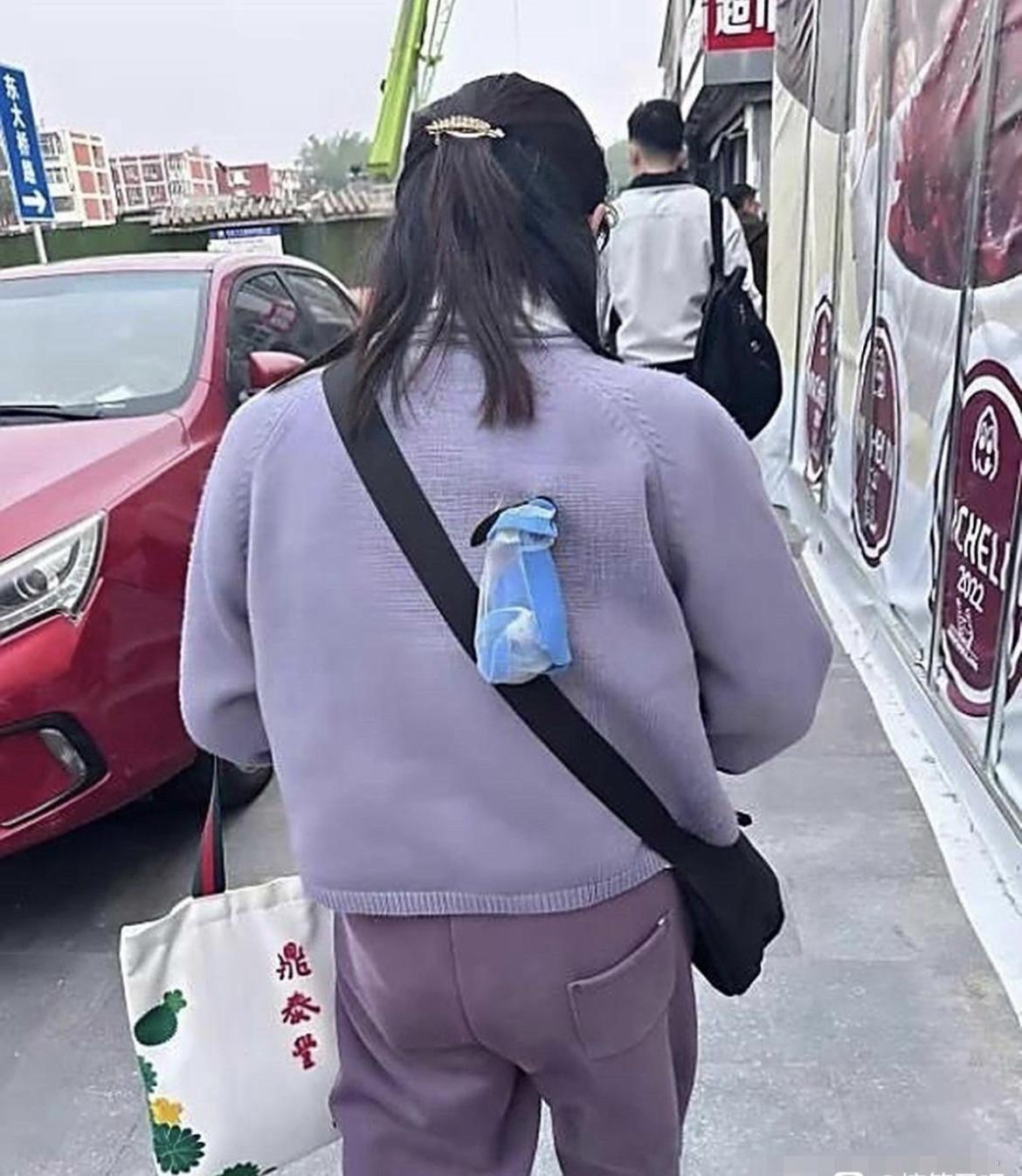 看到这一幕，好想帮她扯下来[捂脸哭]