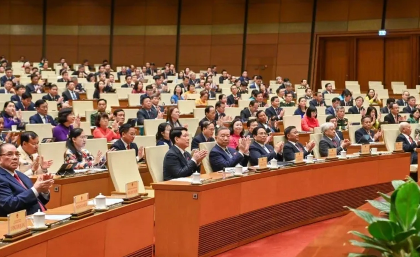 会期竟然长达37天！越南开会的时长，也是国际上的一大特色，几乎可以申请非遗。越