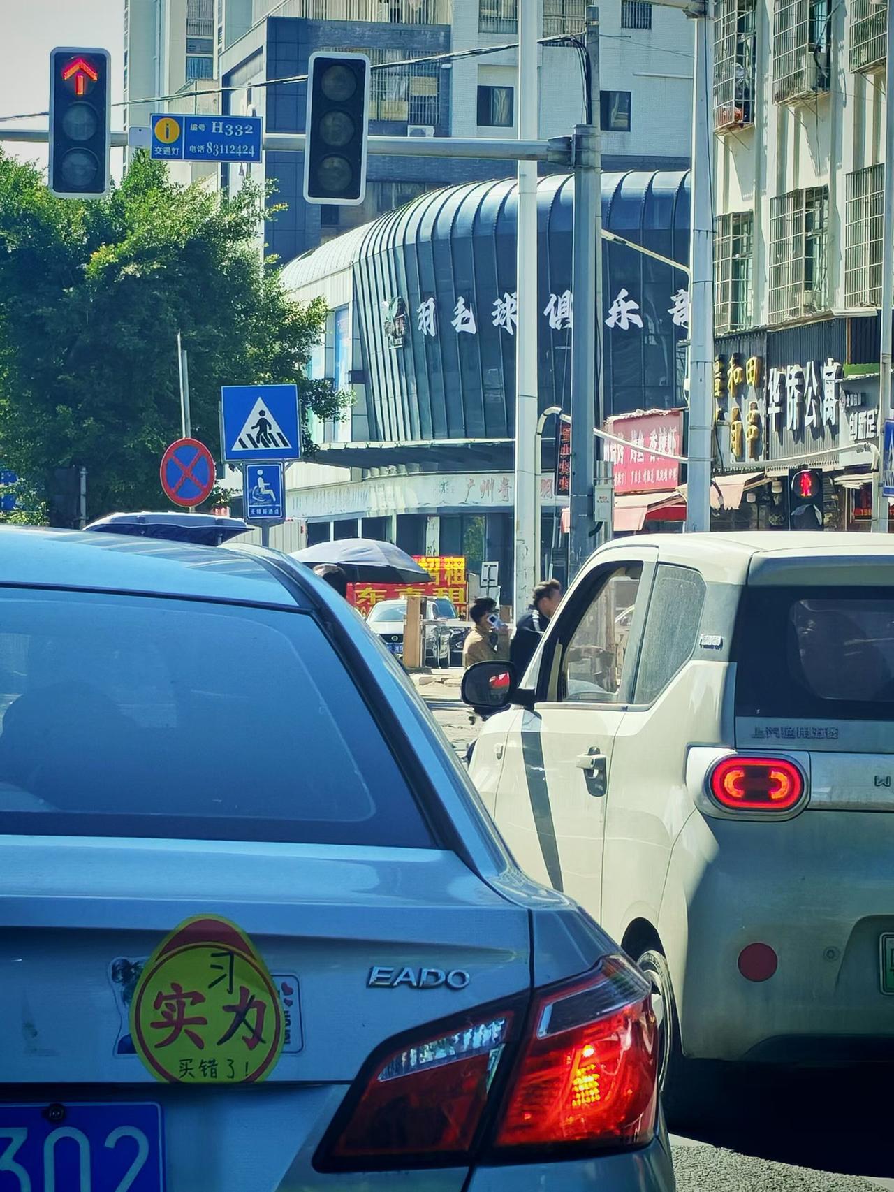 低调的人，为啥都这么自信呢？低调的人，自信从不是喊出来的，而是藏在骨子里的笃定