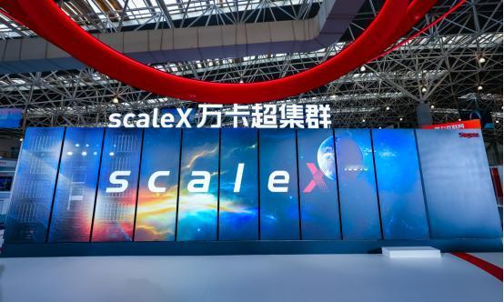 2026年聊万卡集群，再只看“纸面算力”就太外行了。作为行业观察者发现，现在全球