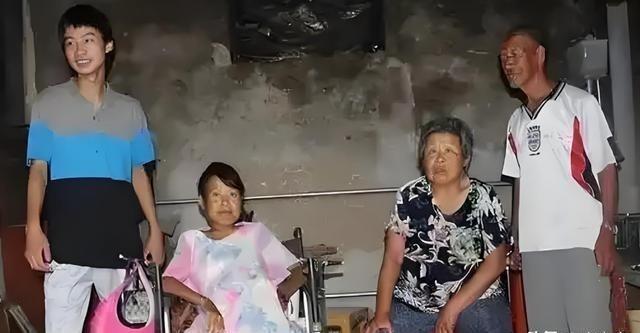 美国关税打压之时，中国曾又出现了位厉害人物！他就是当年被清华校长亲自上门拜访，如