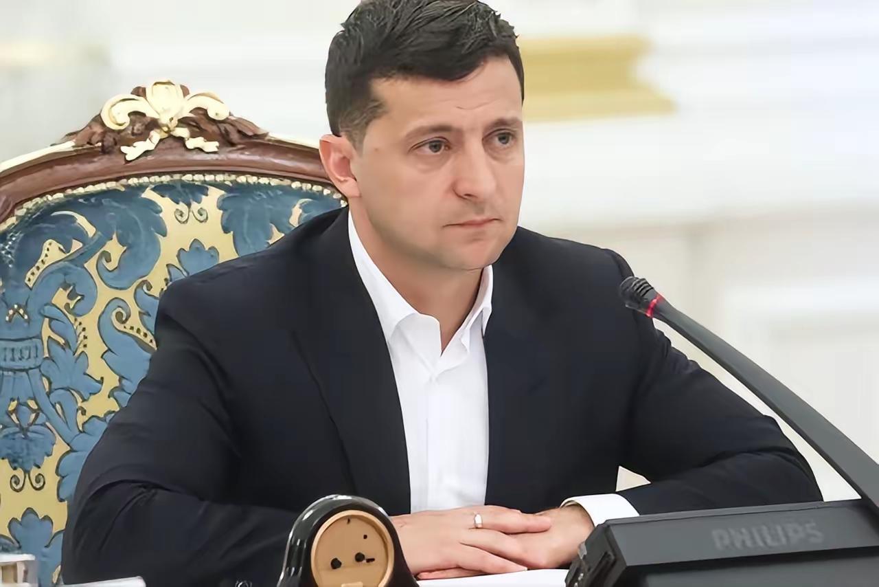 怂了新华社基辅1月30日电，就俄方公开邀请其赴莫斯科会谈，乌克兰总统泽连斯基3