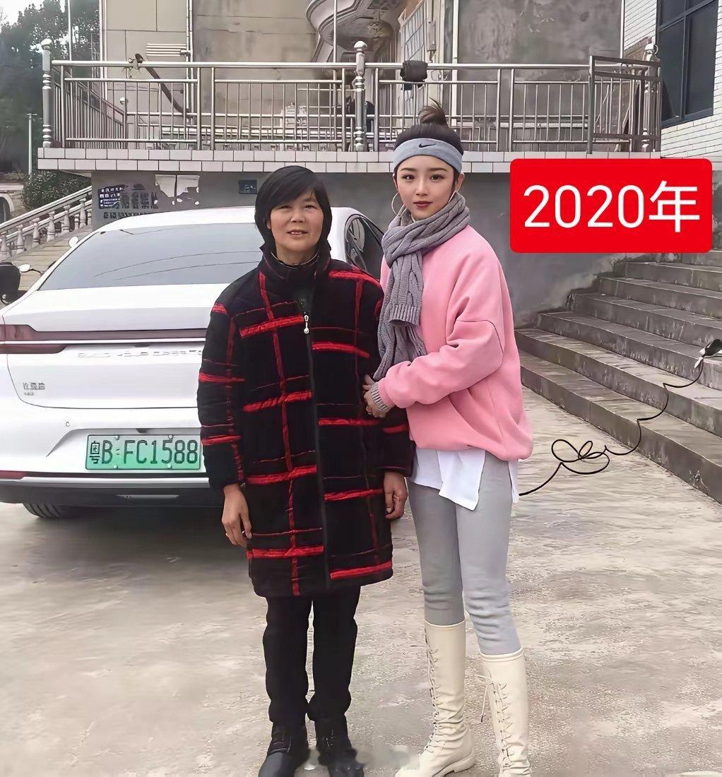 短短6年时间，美女就买到了上百万的大奔驰汽车，成为了人人敬仰的富婆。