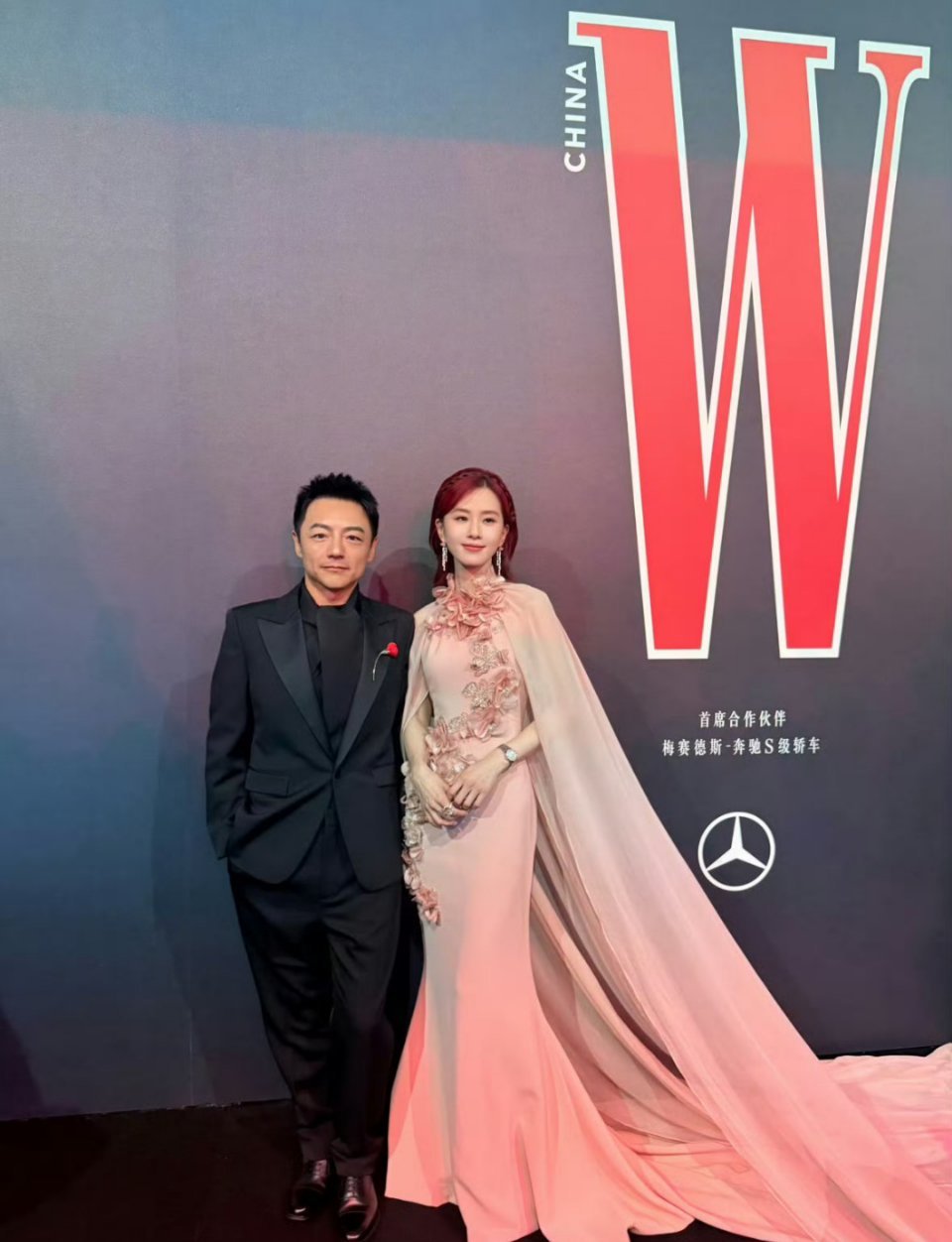 W盛典红毯刘诗诗又穿上了ElieSaab2025春夏过季高定，什么时候穿