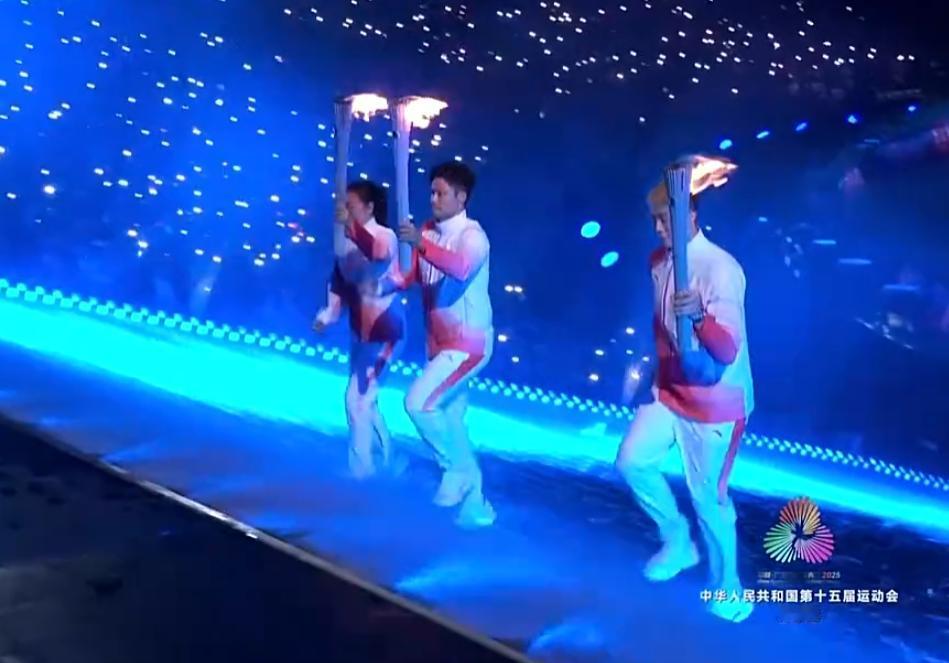 国际奥委会主席看了广东全运会开幕式，估计想哭的心都有了！一个全国性的体育赛事的