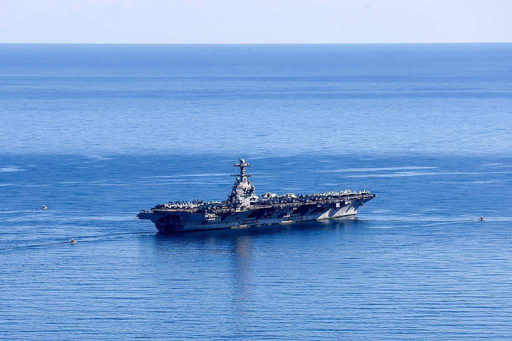 #美军福特号航母发生火灾#【#美福特号航母主洗衣房发生火灾#】据央视新闻消息，当