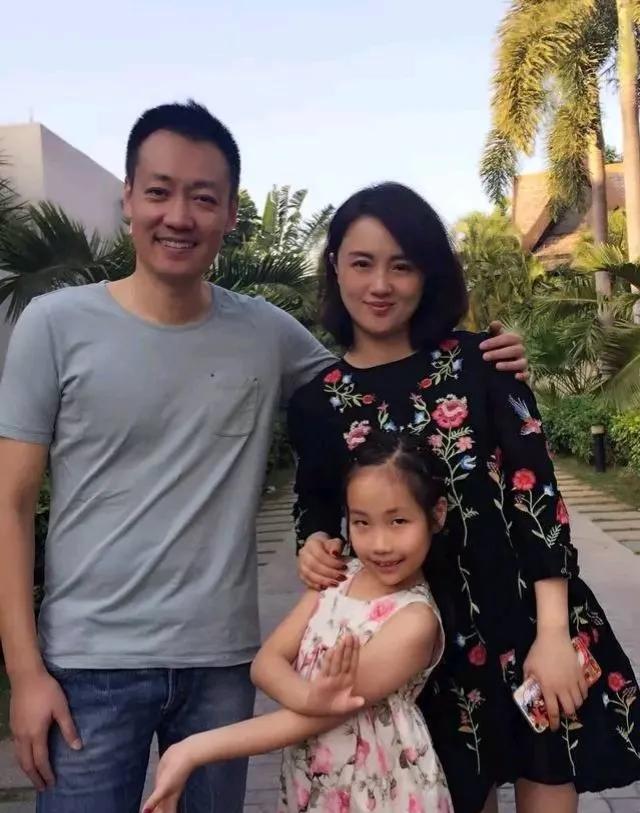 朱媛媛曾经的一个心愿，让人心疼，她抚摸着女儿的头发，问她：“等你出嫁的时候，能邀
