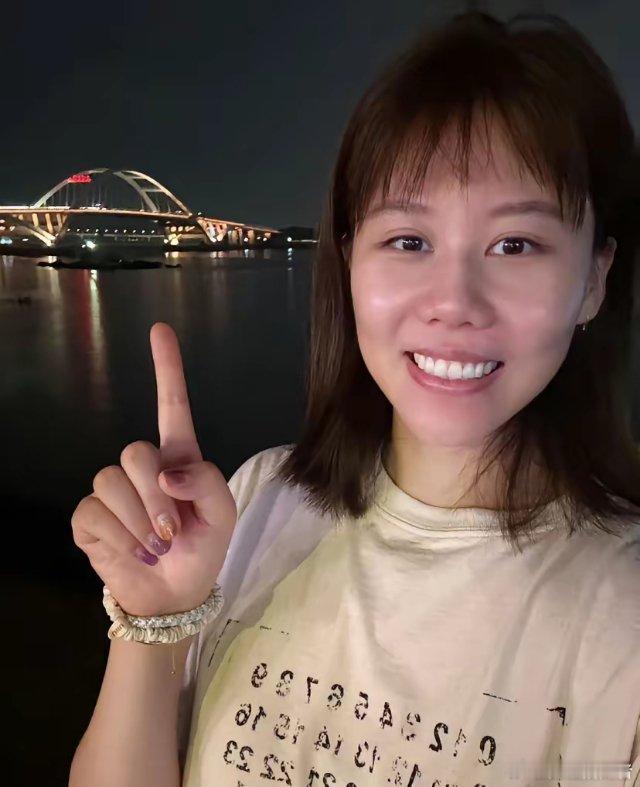 随着孙颖莎、陈幸同晋级32强，女单冠军99%以下4选1​1、孙颖莎🇨🇳​2、