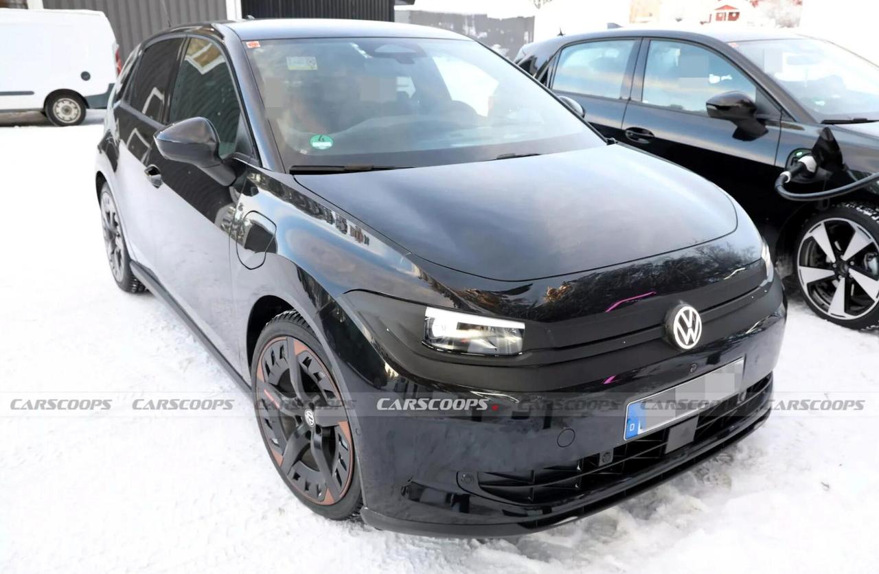大众ID.POLO谍照曝光！纯电小车即将发布，续航450km，运动版本搭载GTI战斧轮毂