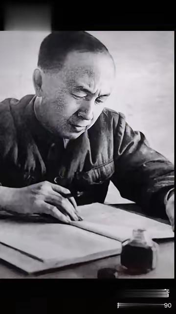 1964年，钱学森下班回到他家里，一股包子的香味扑面而来，钱学森伸手拿了一个，掰