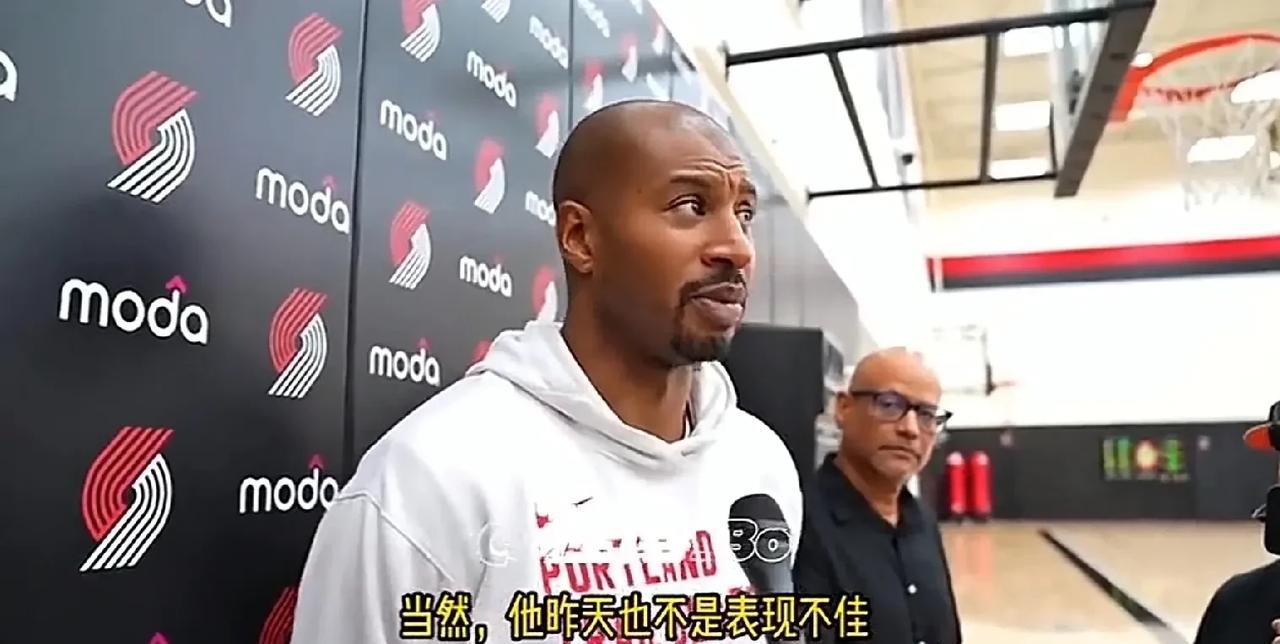 杨瀚森又被夸了，夏联主教练赞不绝口！目前杨瀚森已经在开拓者完成了第二次训练，这