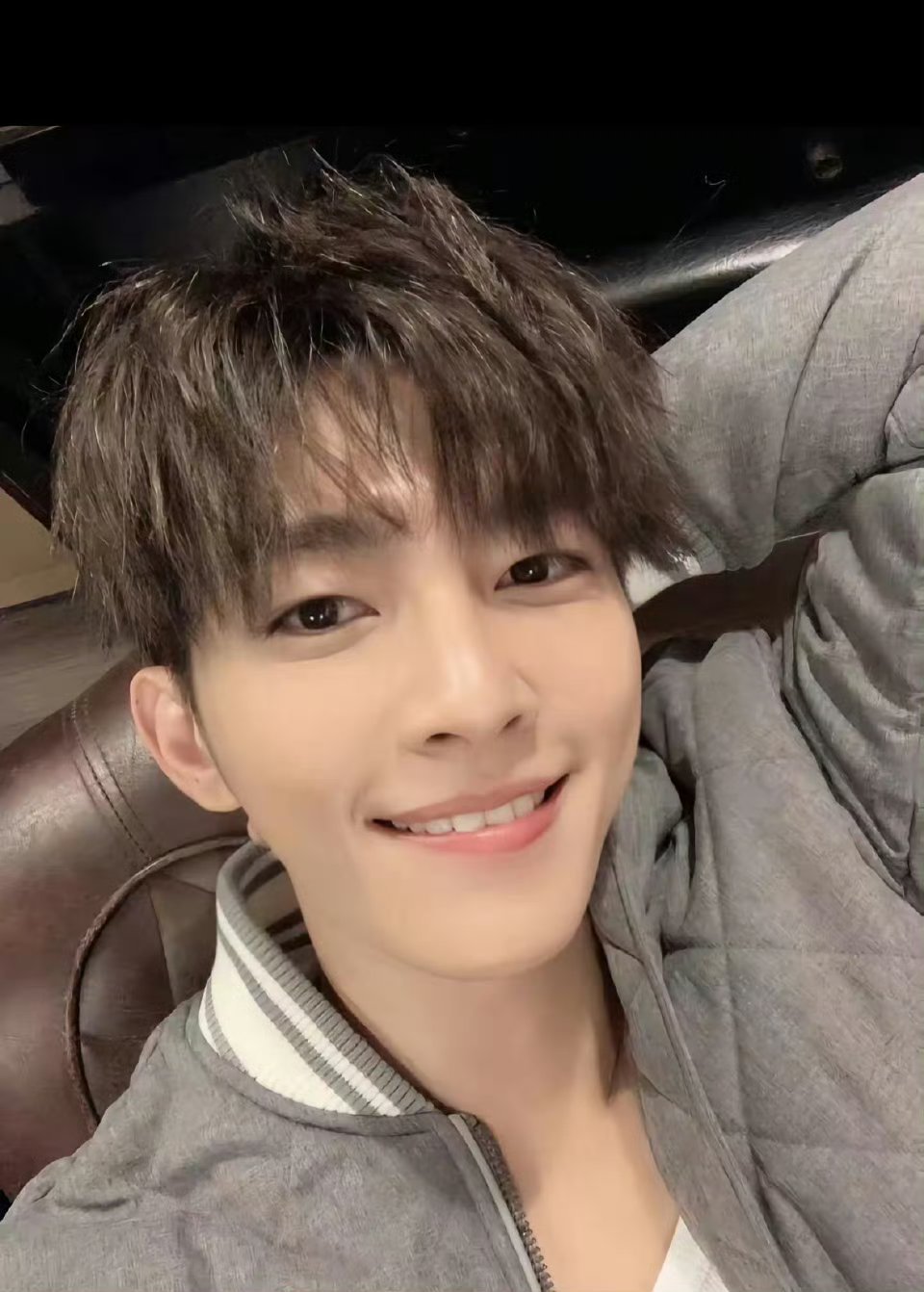 150个？？这档期是怎么排过来的？最离谱的是，在这百人团里还有一个交往了整整9