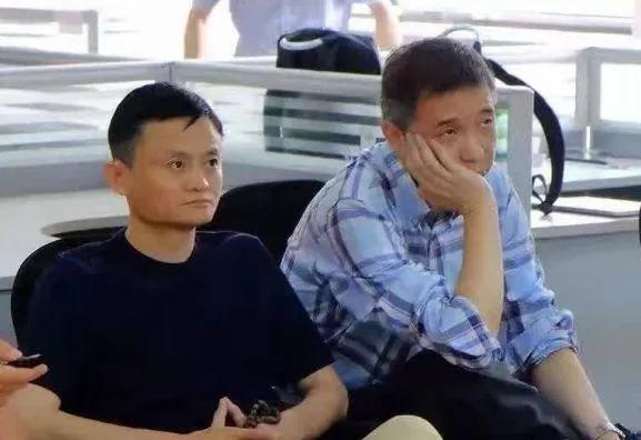 2014年，王坚让马云花14.5亿美元买下高德地图。马云不情愿：阿里做电商，买个