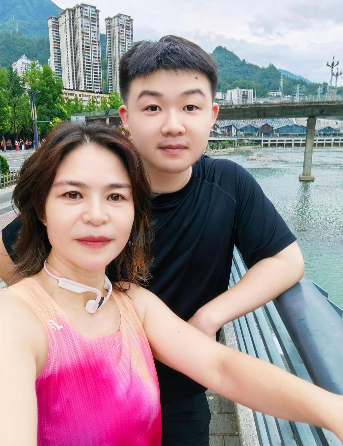 别再逼自己30天练出马甲线了。你不是在减肥，你是在跟自己过日子。现在全国一半